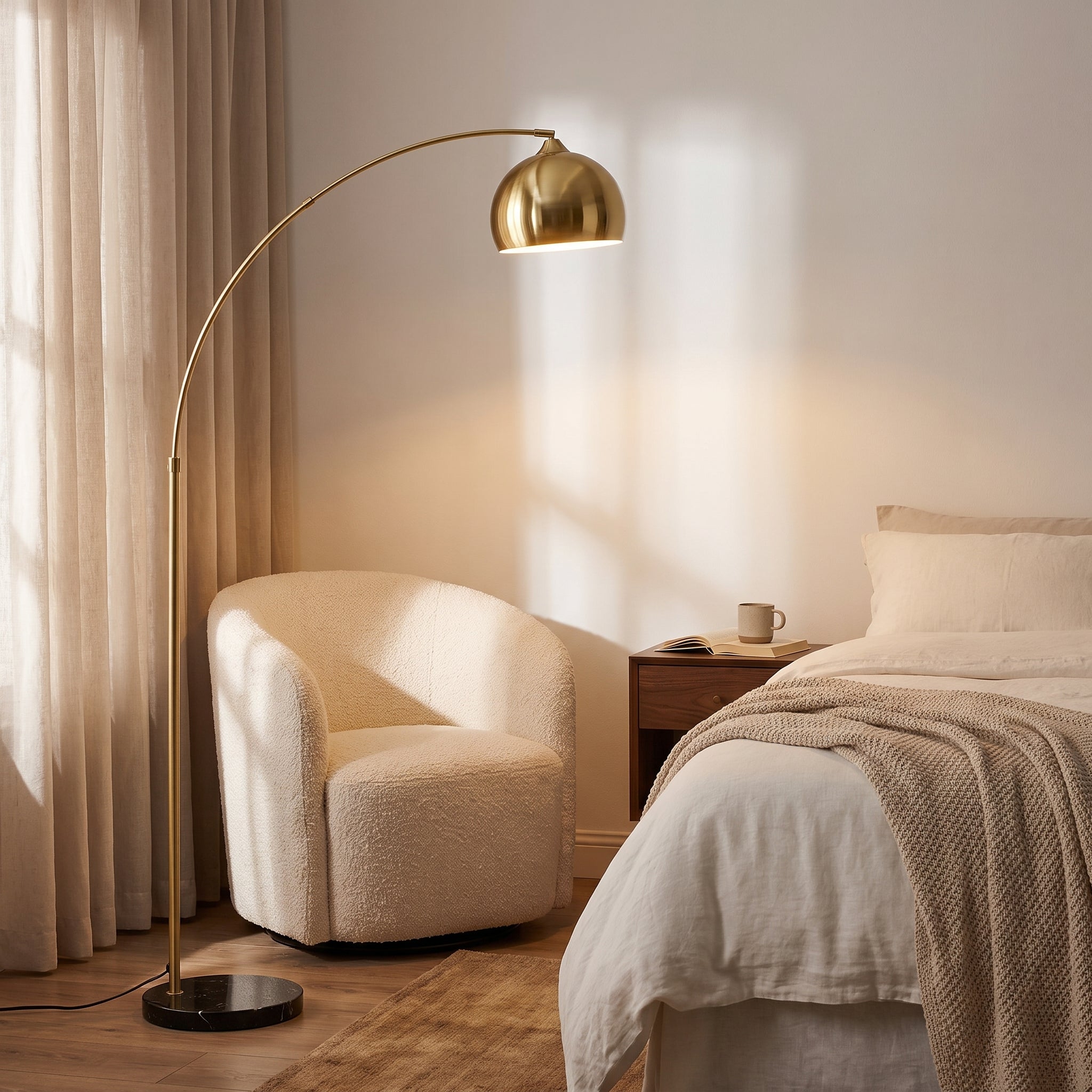 Lampadaire Arc Doré Minimaliste - Aurélio