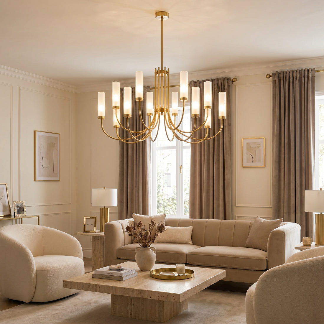 Lustre Lucerna allumé au-dessus d'un salon