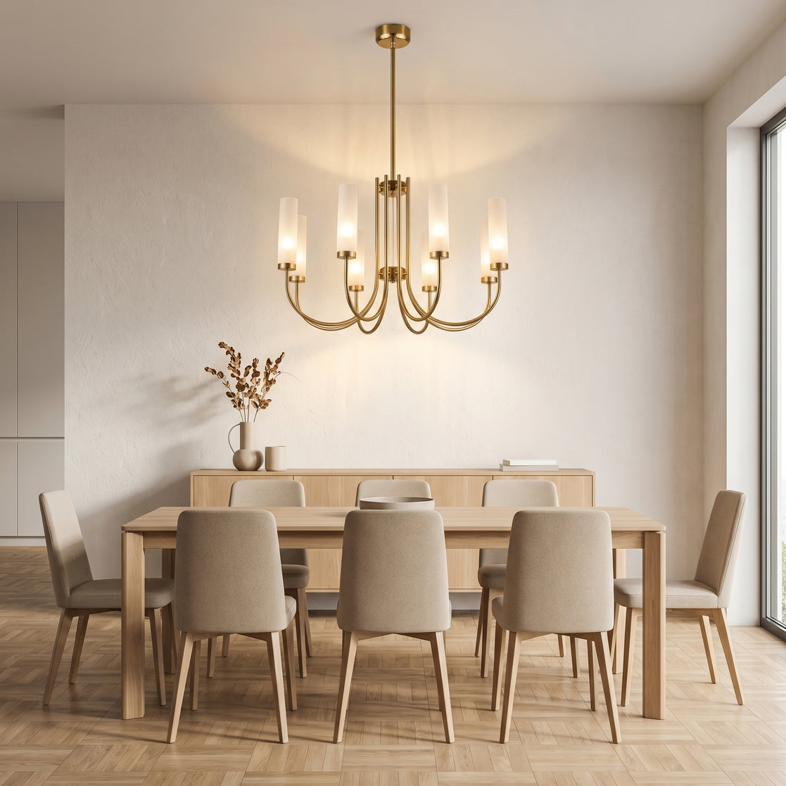 Lustre Lucerna au-dessus d'une table de salle à manger