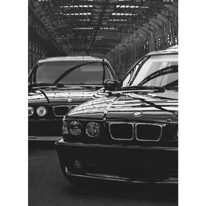 Tableau Voiture de Luxe Noir et Blanc – Élégance Automobile Minimaliste
