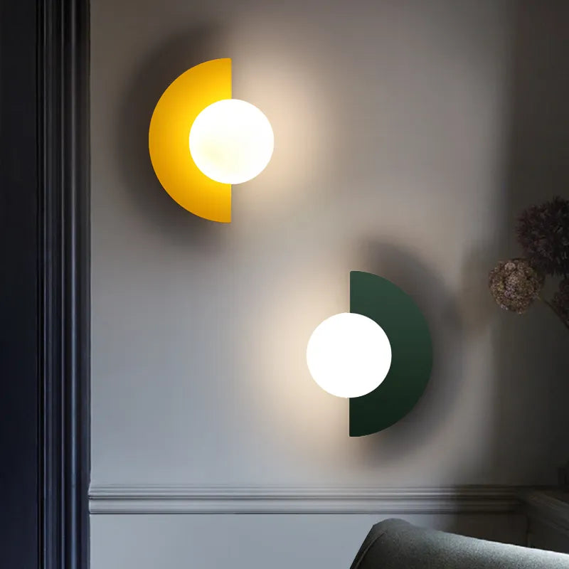 Appliques Haléil demi-lune jaune et verte allumées