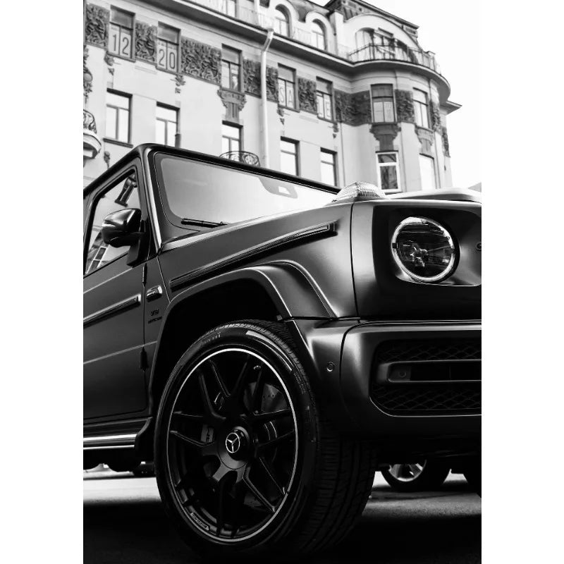 Tableau Voiture de Luxe Noir et Blanc – Élégance Automobile Minimaliste