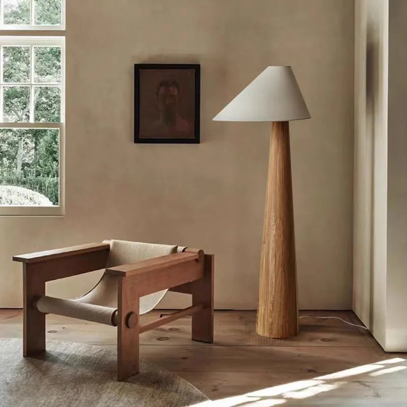 Lampadaire en Bois – Design Minimaliste