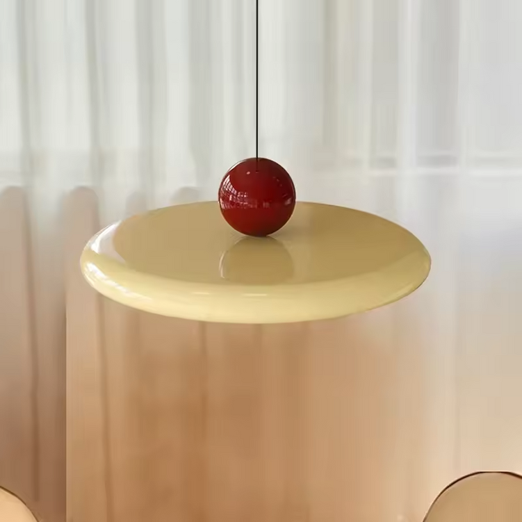 Suspension Olivora, disque crème et boule rouge
