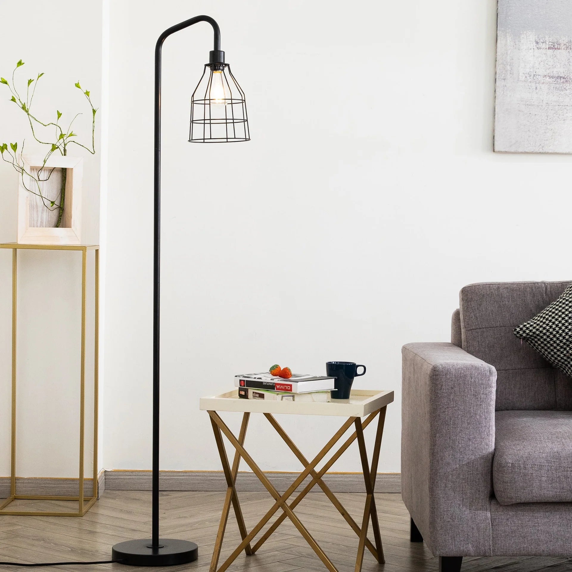 ZAVORA - Industrial Floor Lamp in Black Metal – Elegant Factory Style