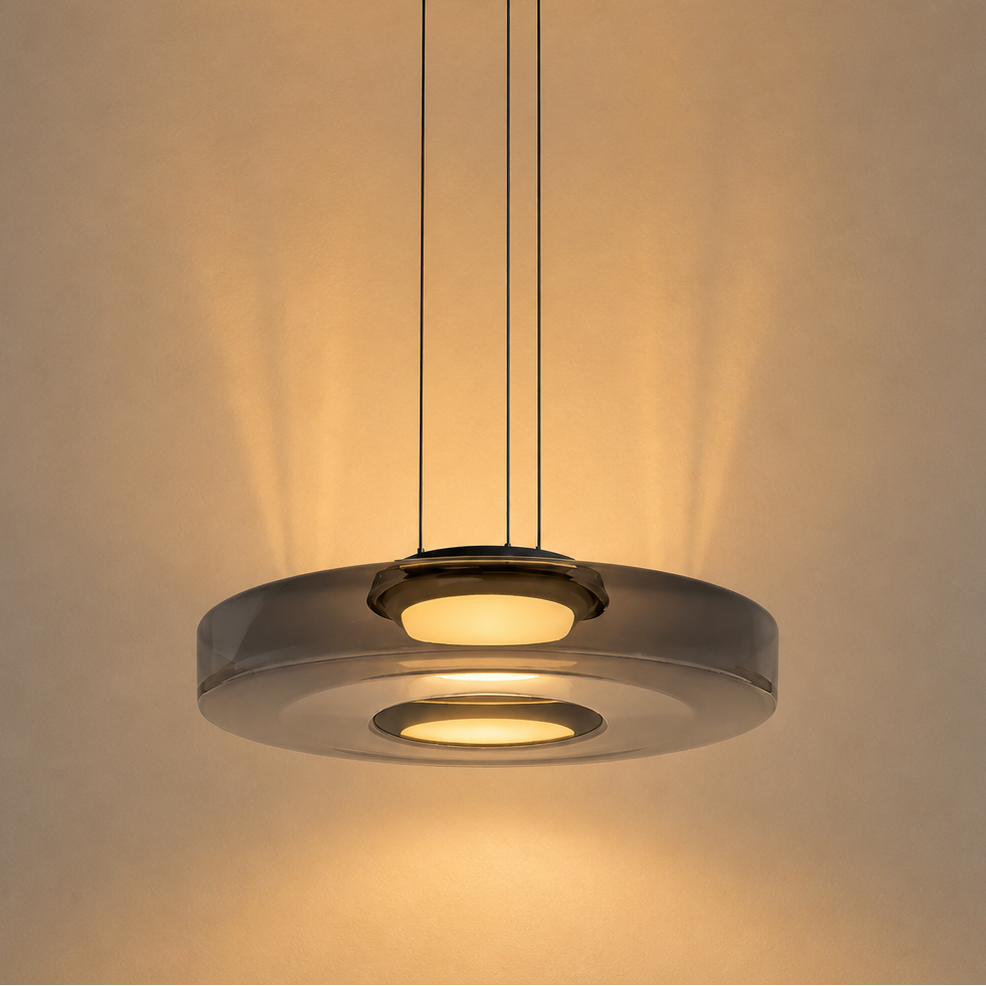 Suspension Verdora en verre fumé gris allumée